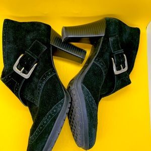 Aerosoles ankel suede, safe sole boots, sz 10, black wing tip 4 in. Heel…